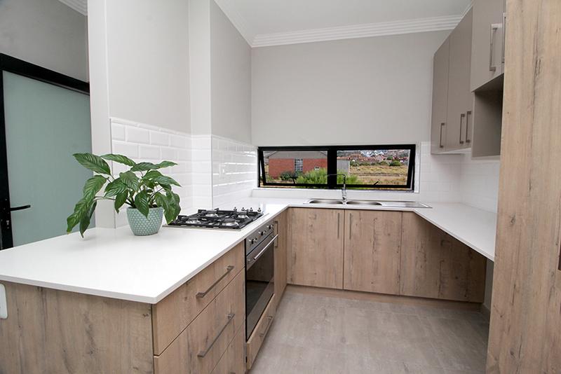 2 Bedroom Property for Sale in Hartenbos Heuwels Western Cape